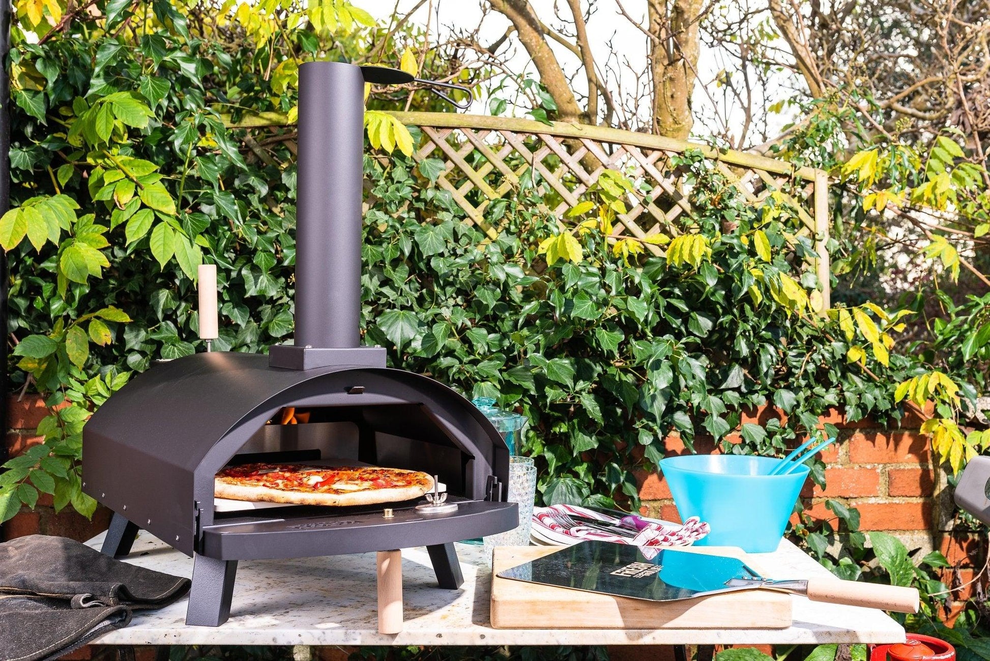 Outdoor Pizza Oven Multi Fuel Garden Pizza Oven works with wood